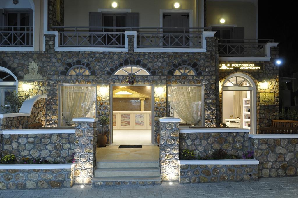Polydefkis Hotel Kamári Екстериор снимка