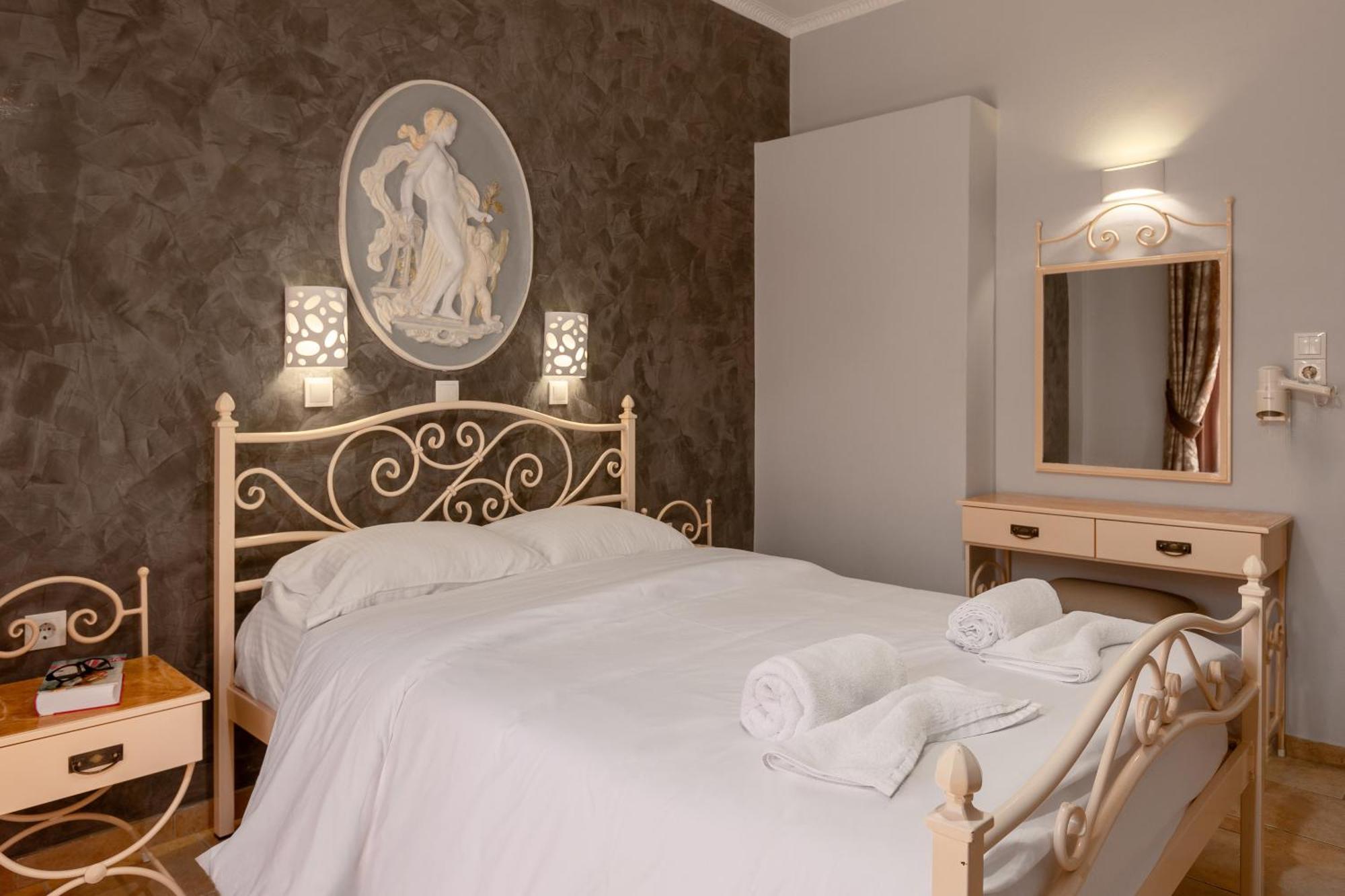 Polydefkis Hotel Kamári Екстериор снимка