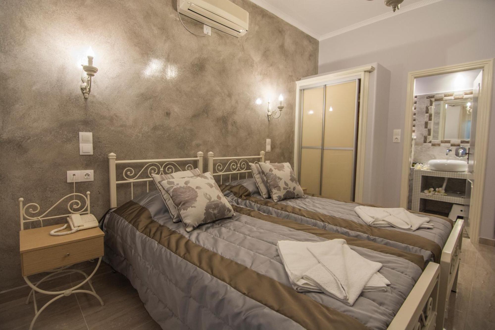 Polydefkis Hotel Kamári Екстериор снимка