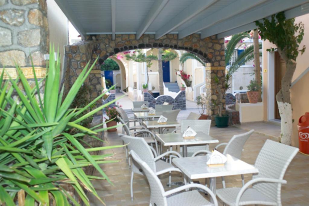 Polydefkis Hotel Kamári Екстериор снимка