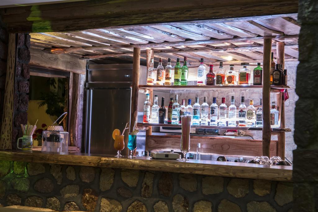 Polydefkis Hotel Kamári Екстериор снимка