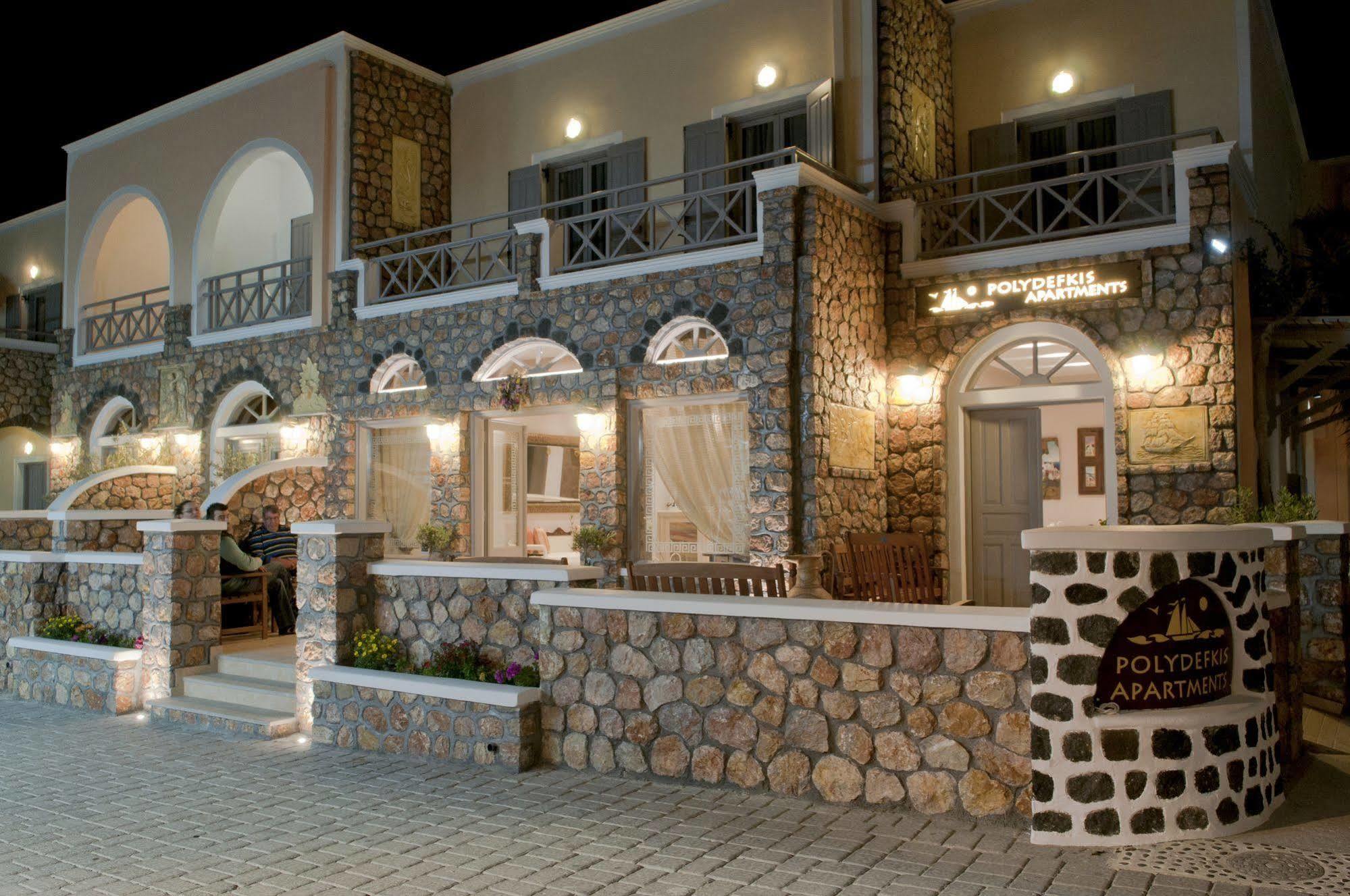 Polydefkis Hotel Kamári Екстериор снимка