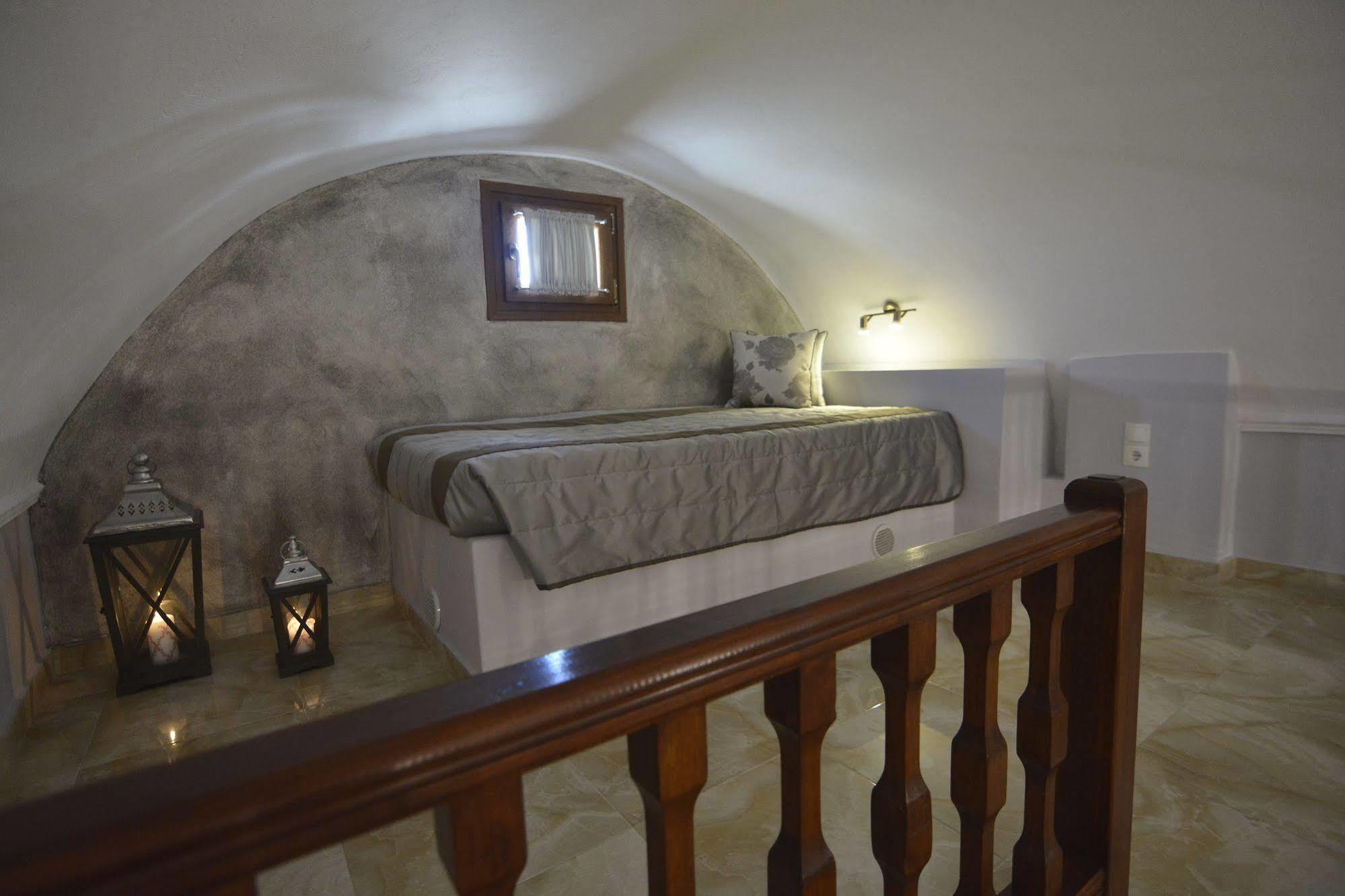 Polydefkis Hotel Kamári Екстериор снимка