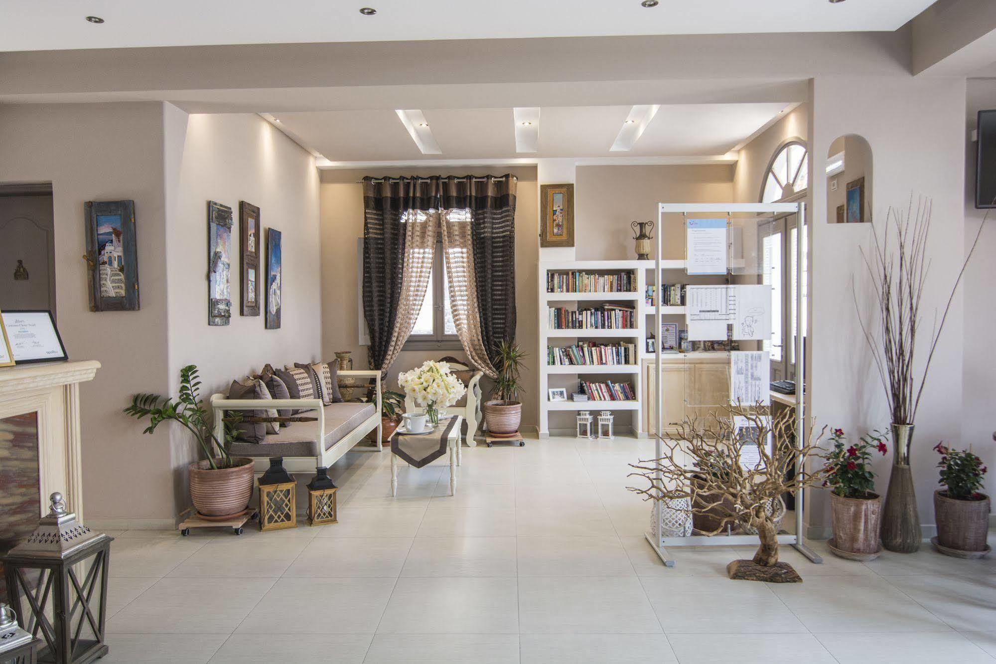 Polydefkis Hotel Kamári Екстериор снимка