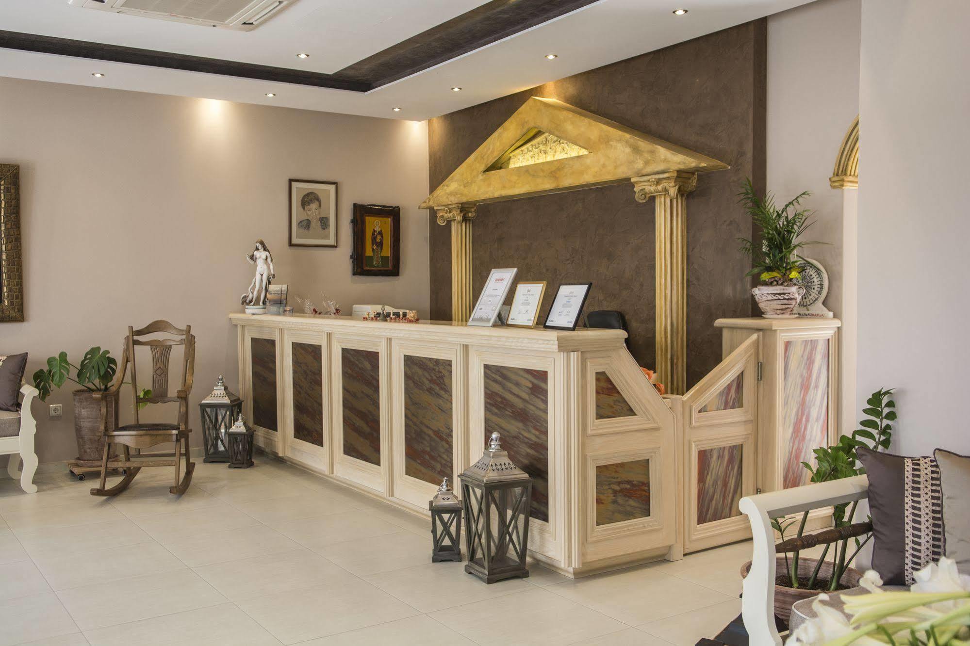 Polydefkis Hotel Kamári Екстериор снимка