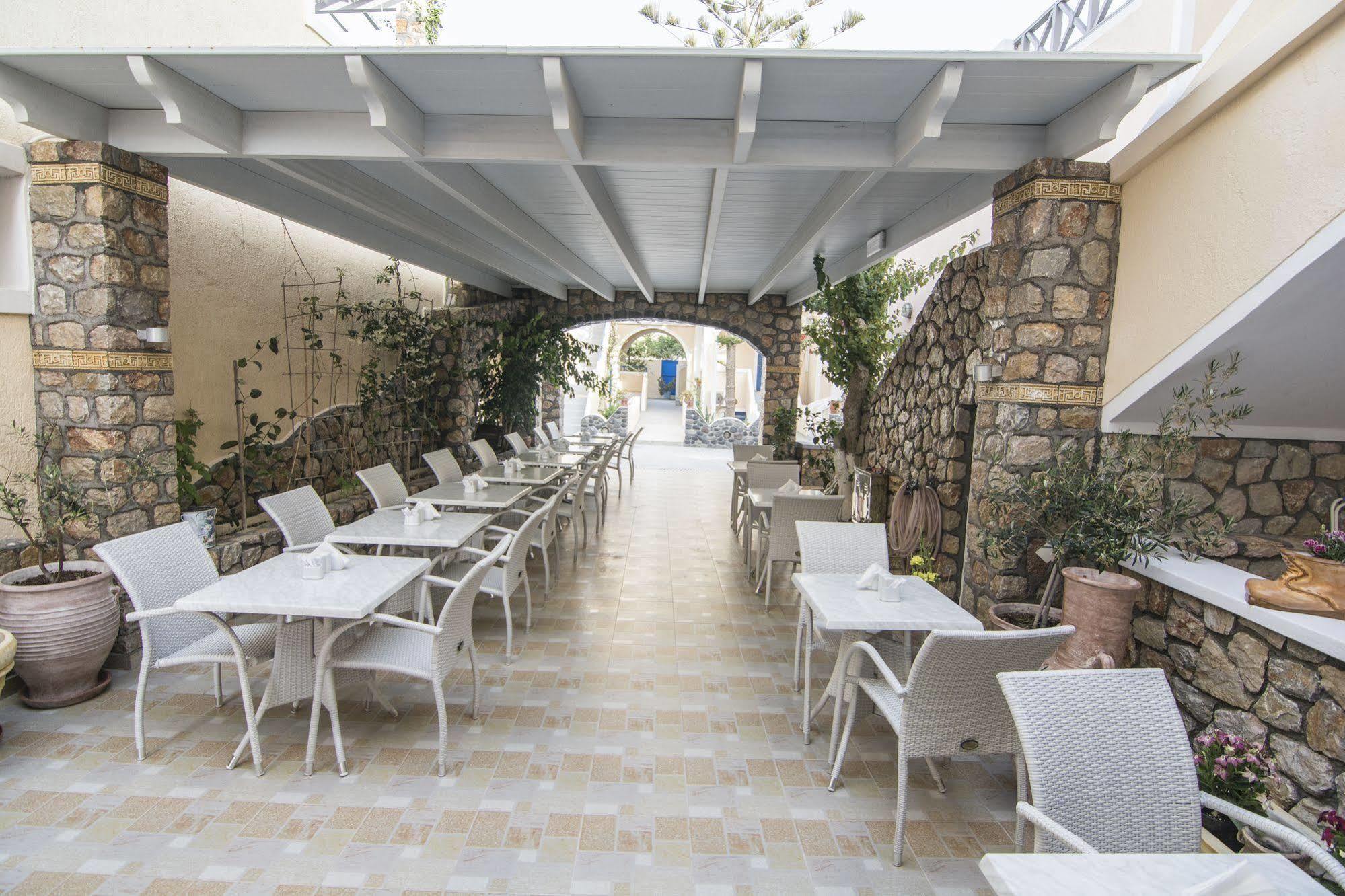Polydefkis Hotel Kamári Екстериор снимка