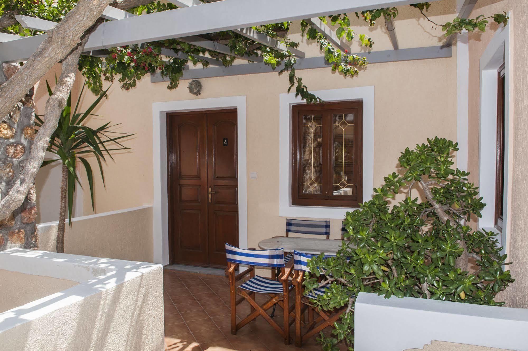 Polydefkis Hotel Kamári Екстериор снимка