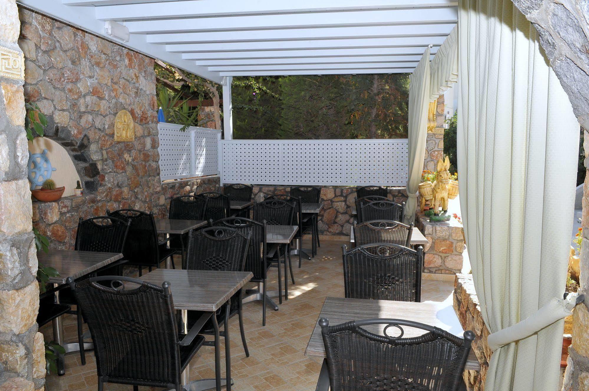 Polydefkis Hotel Kamári Екстериор снимка